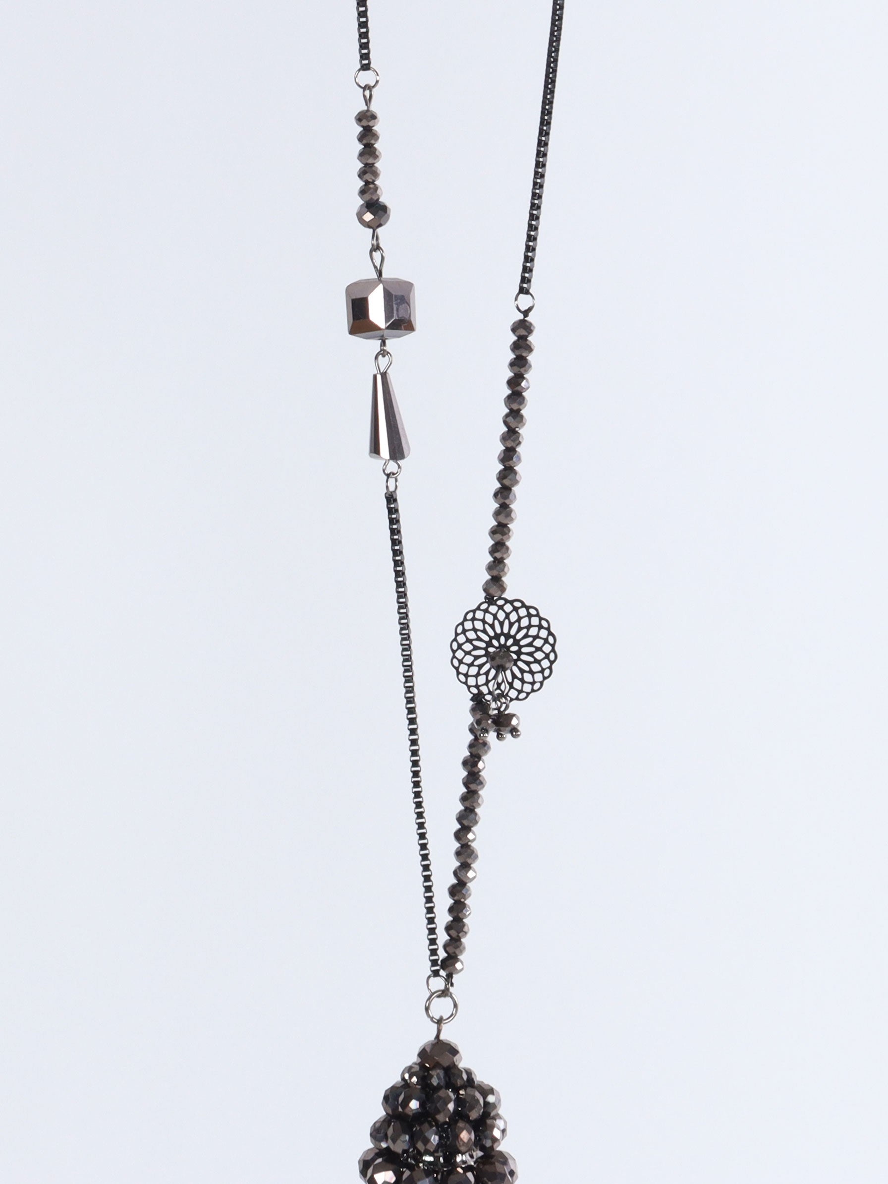 Petra - Fin kæde med perler og vedhæng